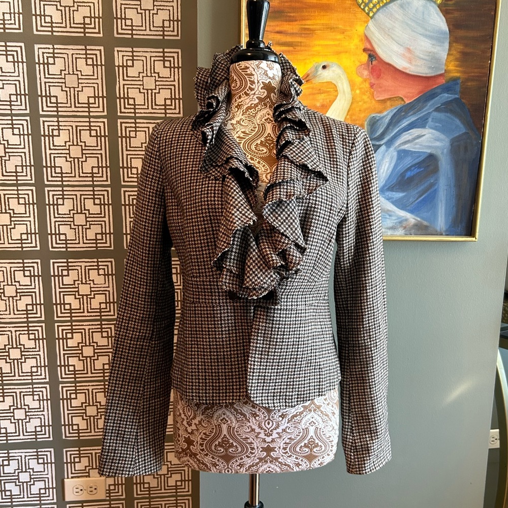 Sisley Made in Italy houndstooth ruffle neck blazer